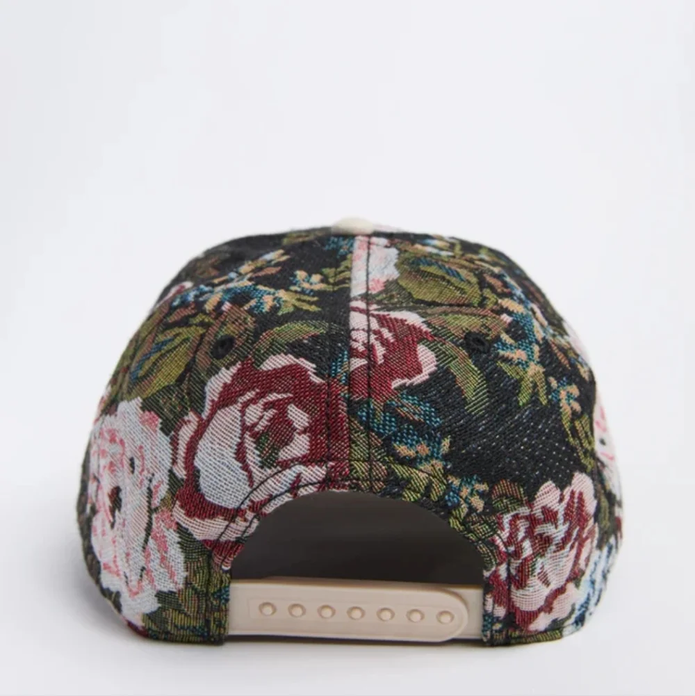 NEW!!! Coca Cola Embroidered  Floral Women's Hat - Green and White, O/S